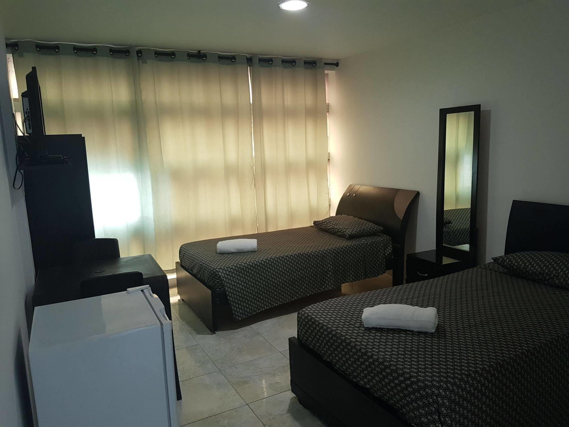 Hostal Central Beach San Andrés Екстериор снимка