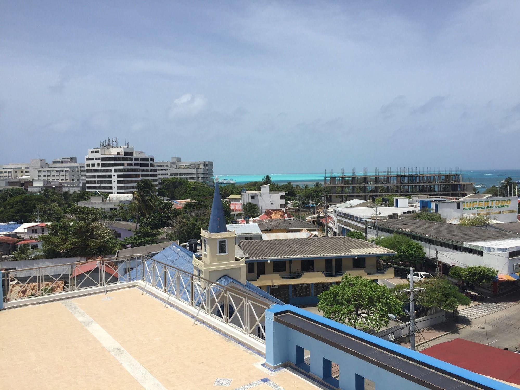 Hostal Central Beach San Andrés Екстериор снимка