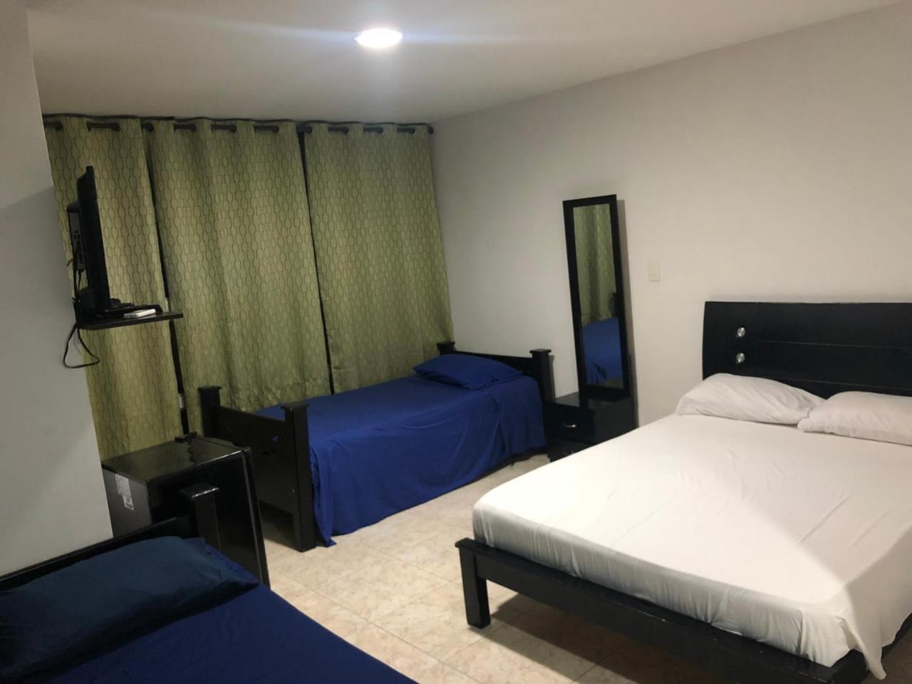 Hostal Central Beach San Andrés Екстериор снимка