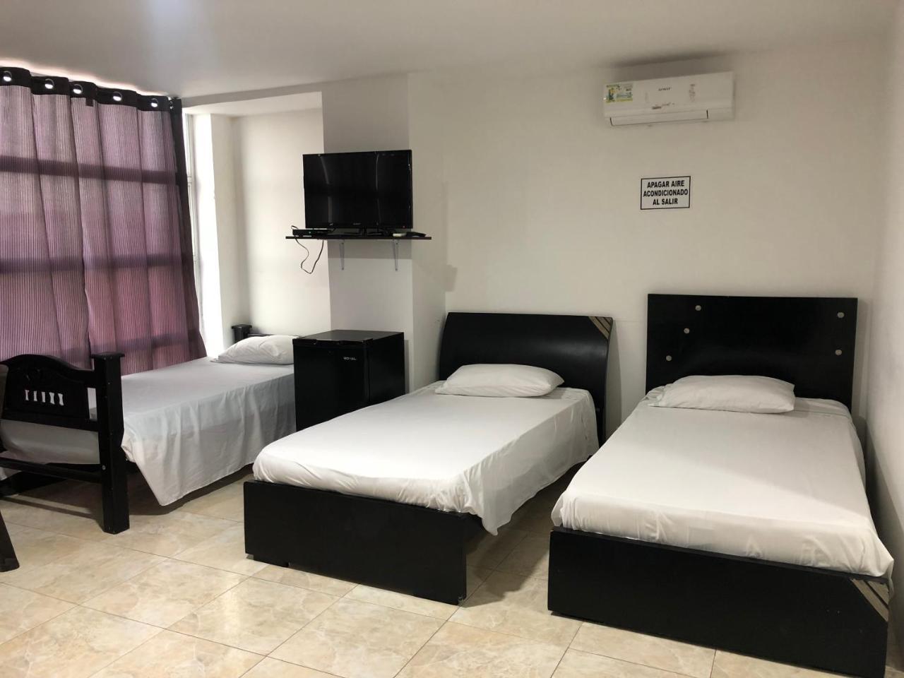 Hostal Central Beach San Andrés Екстериор снимка